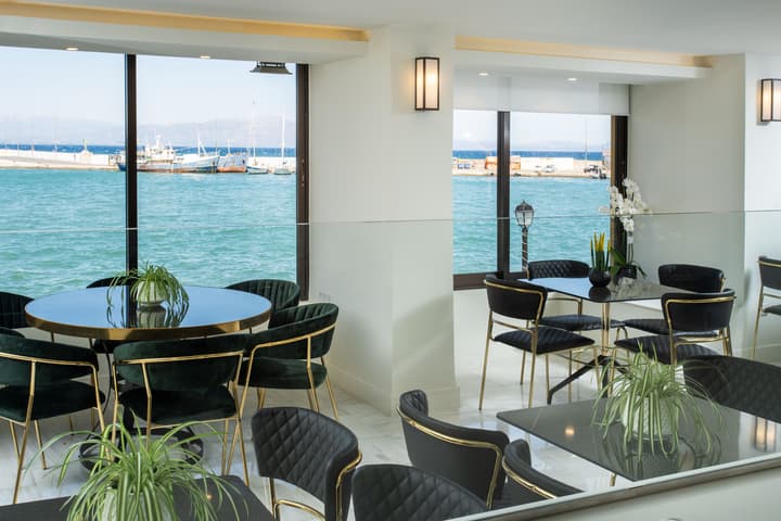 Pantheon City Hotel