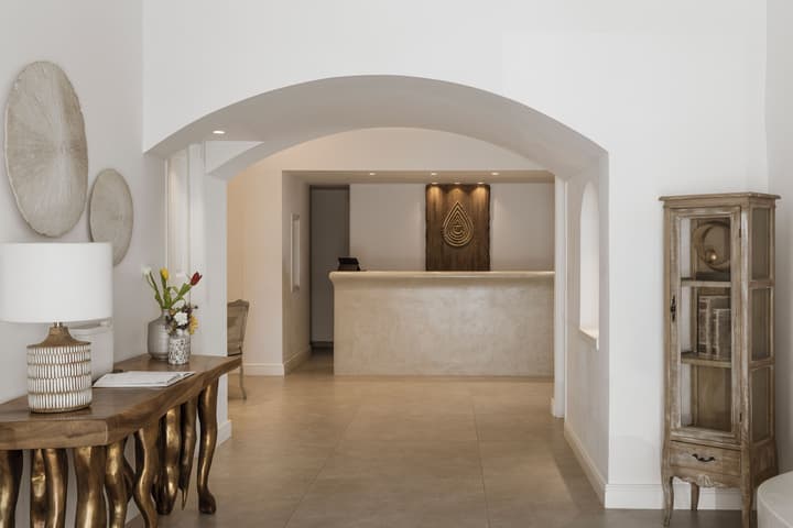 Aqua Luxury Suites