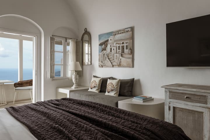 Aqua Luxury Suites