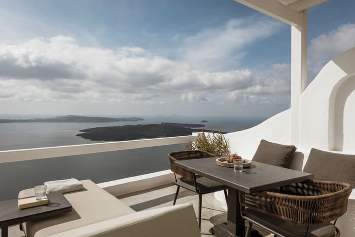 Aqua Luxury Suites
