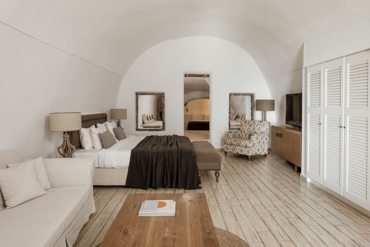 Aqua Luxury Suites