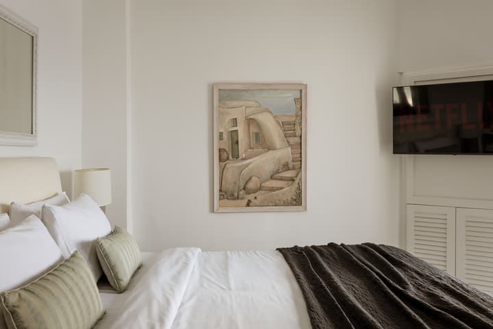 Aqua Luxury Suites
