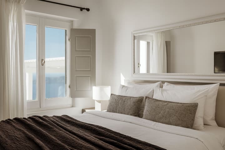 Aqua Luxury Suites