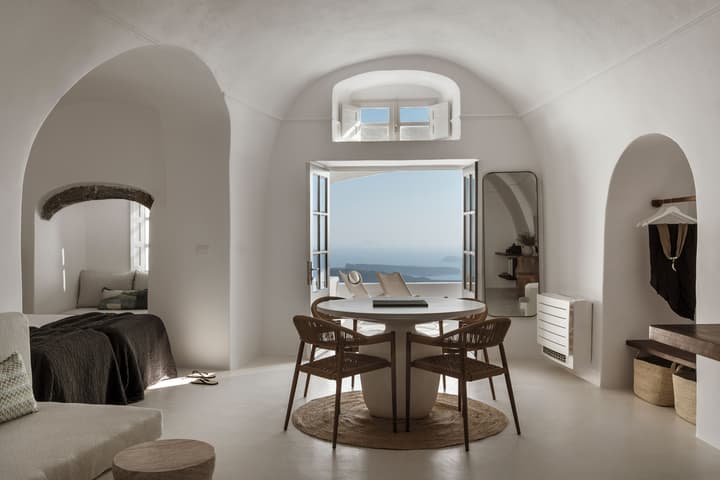 Aqua Luxury Suites