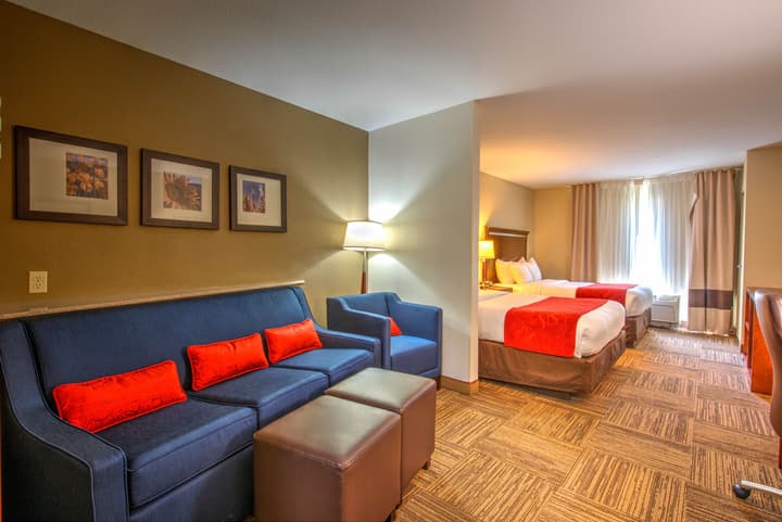 Comfort Suites Urbana Champaign, University Area