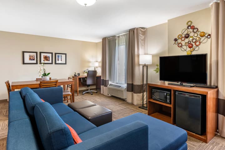 Comfort Suites Urbana Champaign, University Area