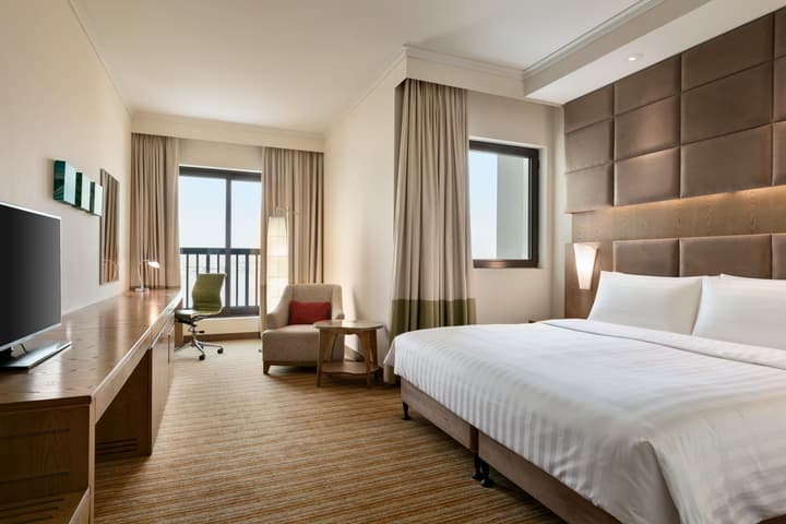Traders Hotel, Qaryat Al Beri