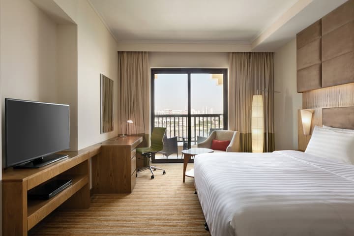 Traders Hotel, Qaryat Al Beri