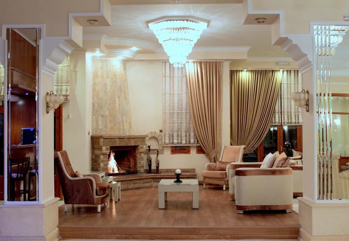 Famissi Hotel