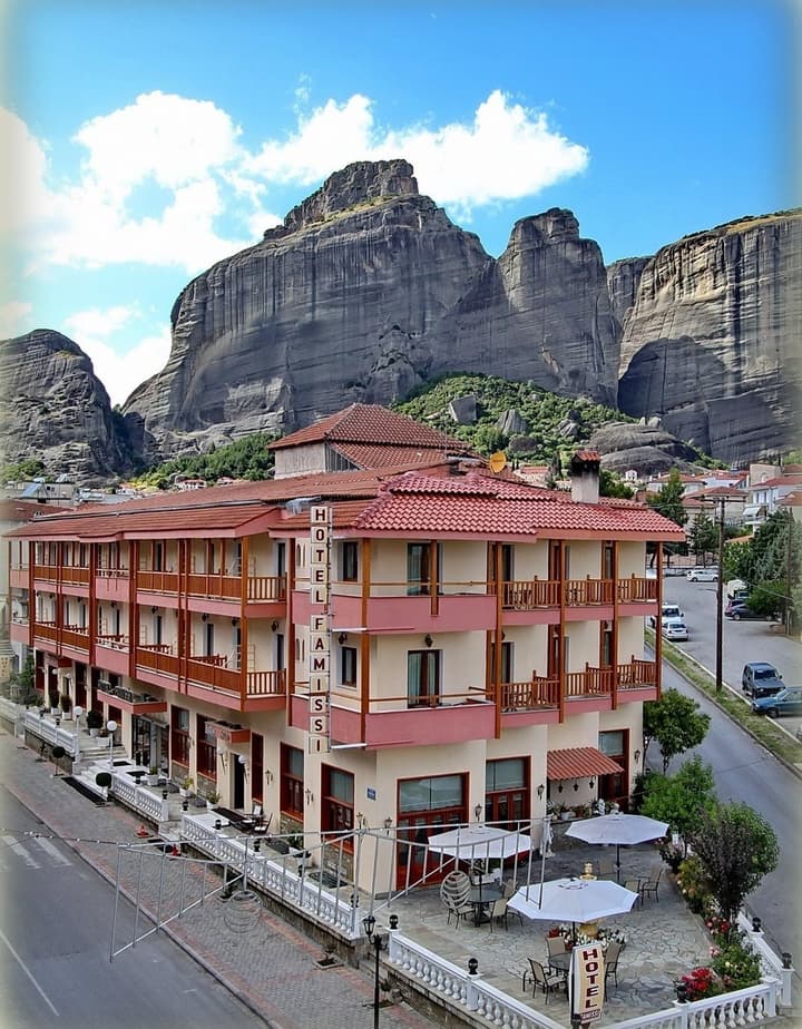 Famissi Hotel