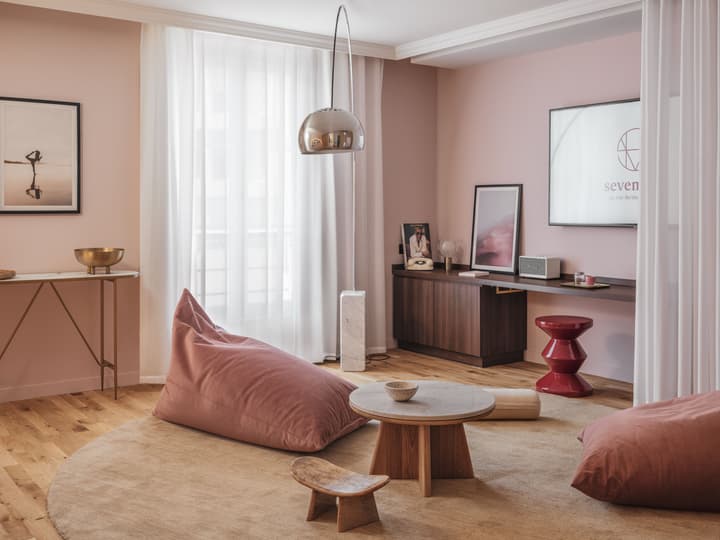 Seven Hotel Paris