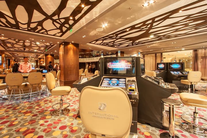 INTERNATIONAL Hotel Casino & Tower Suites
