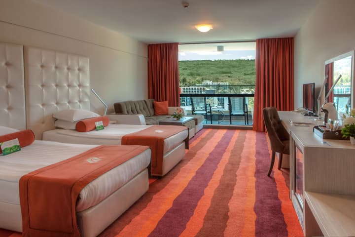 INTERNATIONAL Hotel Casino & Tower Suites