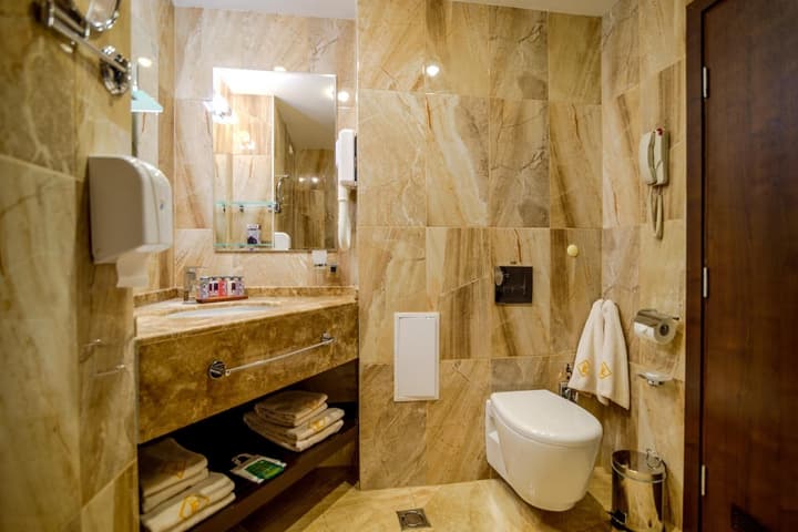 INTERNATIONAL Hotel Casino & Tower Suites