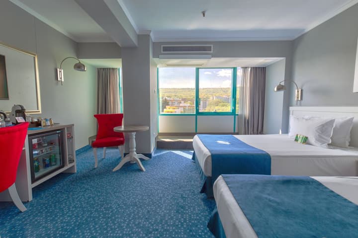INTERNATIONAL Hotel Casino & Tower Suites