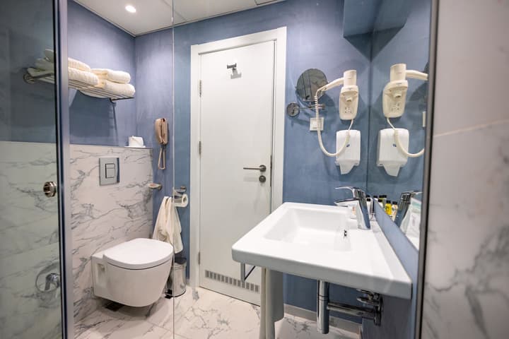 INTERNATIONAL Hotel Casino & Tower Suites