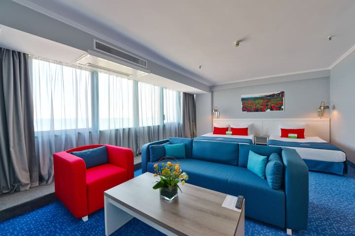 INTERNATIONAL Hotel Casino & Tower Suites