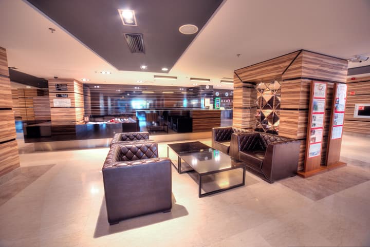 INTERNATIONAL Hotel Casino & Tower Suites