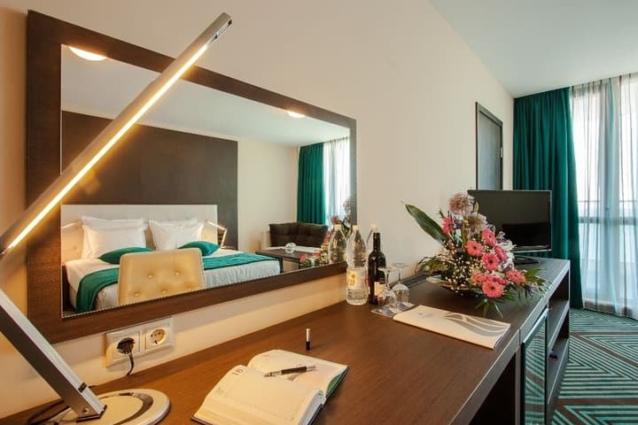 INTERNATIONAL Hotel Casino & Tower Suites