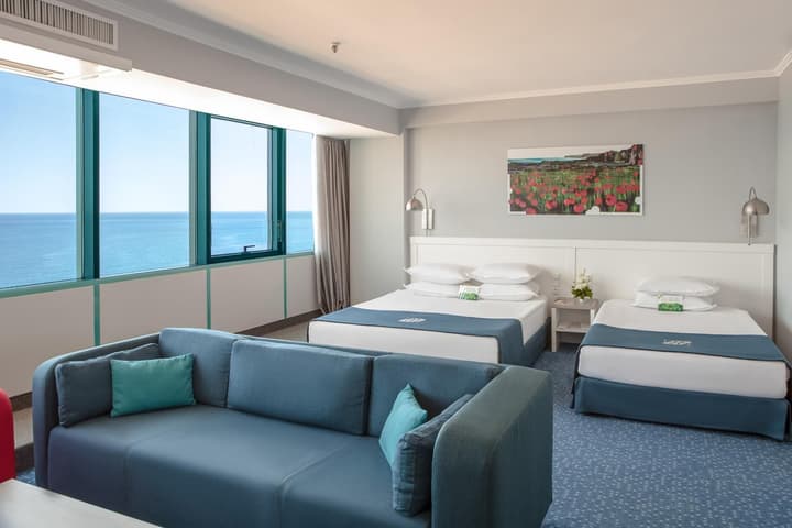 INTERNATIONAL Hotel Casino & Tower Suites