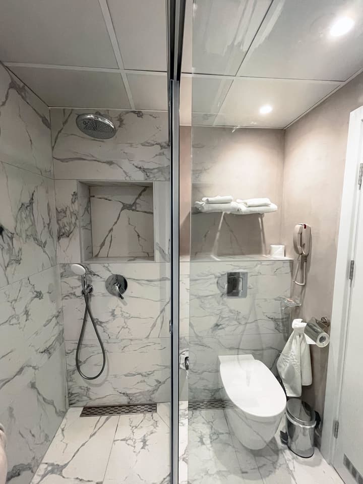 INTERNATIONAL Hotel Casino & Tower Suites