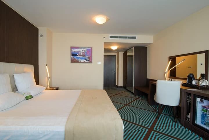 INTERNATIONAL Hotel Casino & Tower Suites
