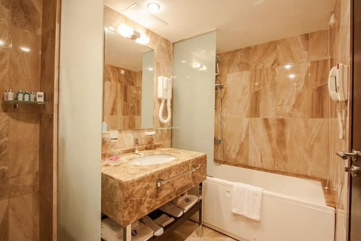 INTERNATIONAL Hotel Casino & Tower Suites