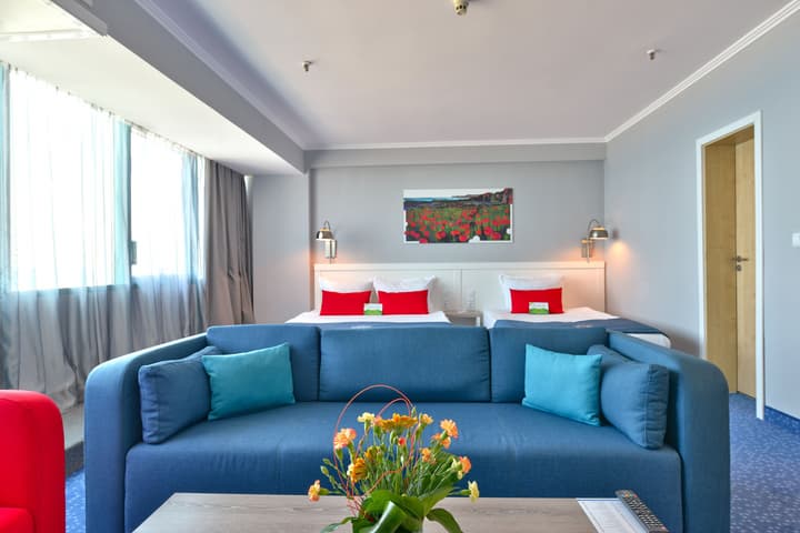 INTERNATIONAL Hotel Casino & Tower Suites