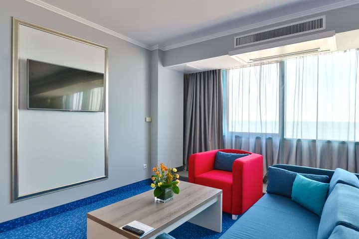 INTERNATIONAL Hotel Casino & Tower Suites
