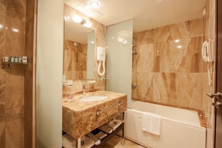 INTERNATIONAL Hotel Casino & Tower Suites