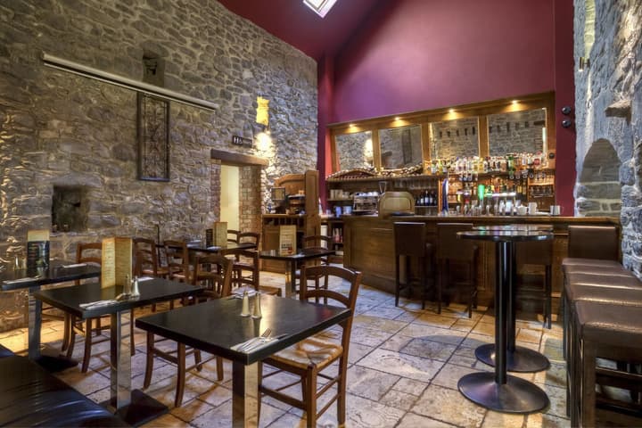 Coach House Hotel