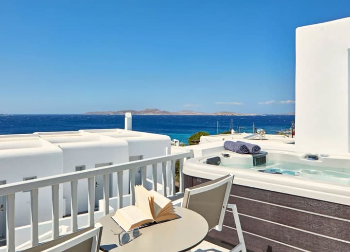 Manoulas Beach Mykonos Resort