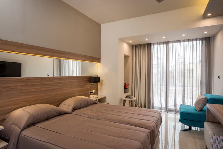 Atrion Hotel