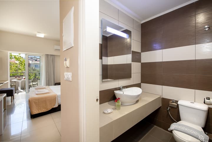 Atrion Hotel
