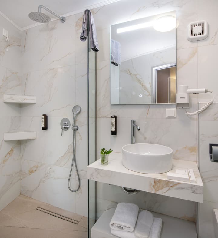 Atrion Hotel