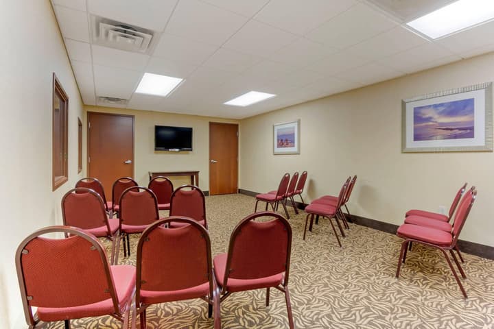 Comfort Suites Charleston West Ashley