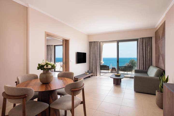 Kresten Royal Euphoria Resort