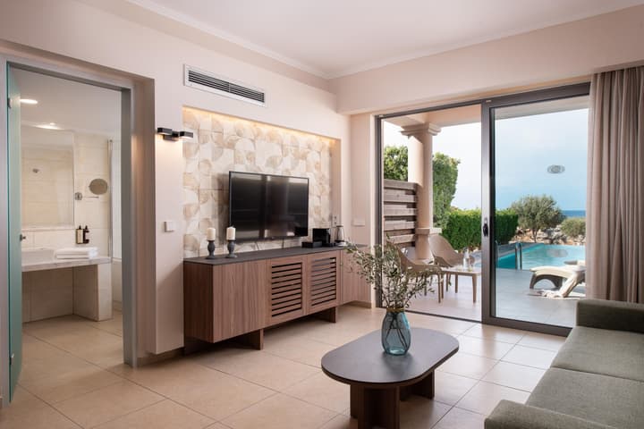Kresten Royal Euphoria Resort
