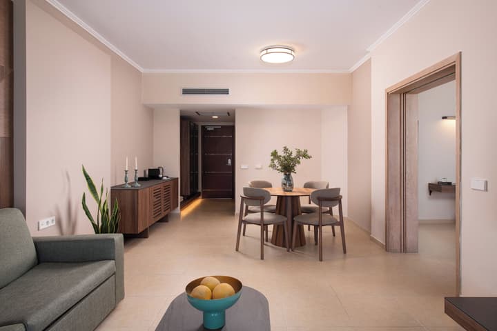 Kresten Royal Euphoria Resort