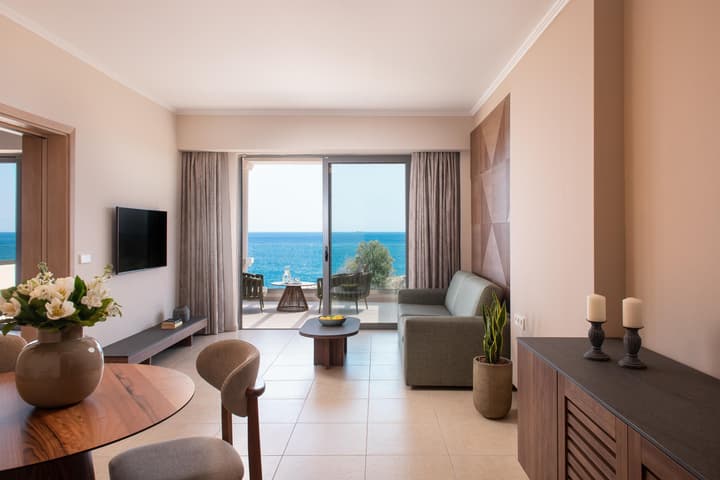 Kresten Royal Euphoria Resort