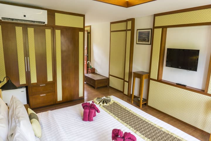 P. P. Erawan Palms Resort
