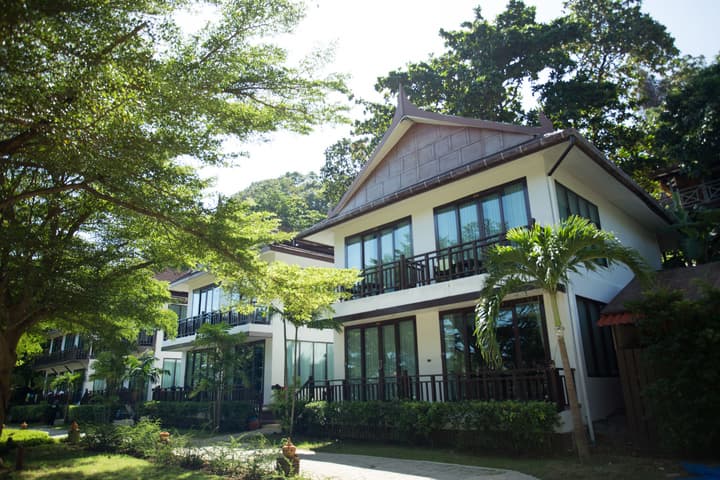 P. P. Erawan Palms Resort