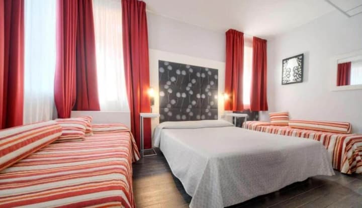 Hotel Aaron