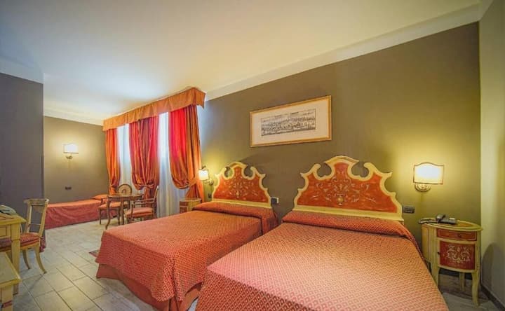 Hotel Aaron