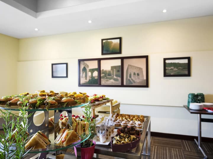 ibis Muscat