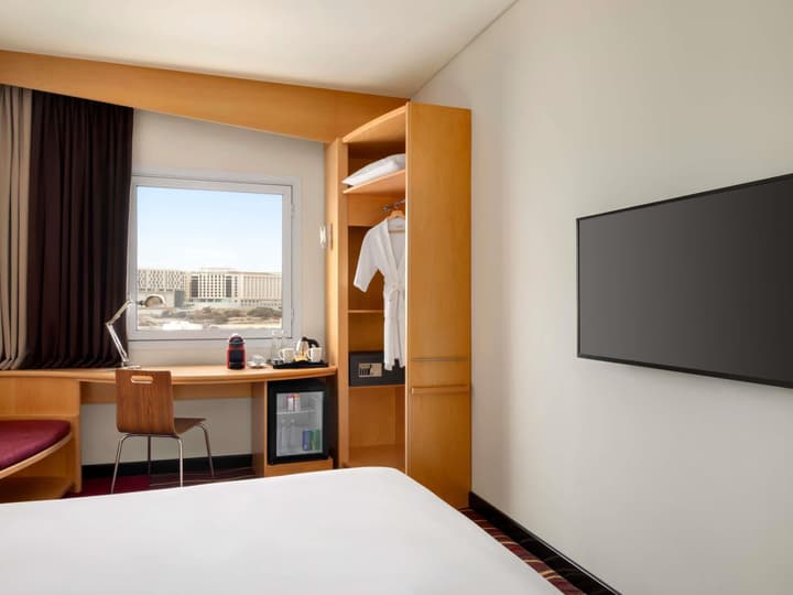 ibis Muscat