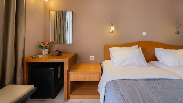 Diros Hotel