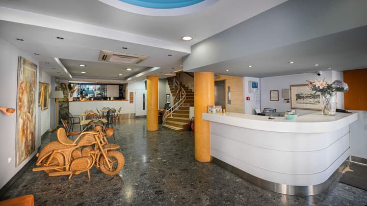 Diros Hotel
