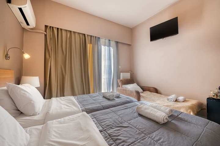 Diros Hotel