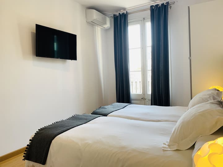 Super Balmes Guest House